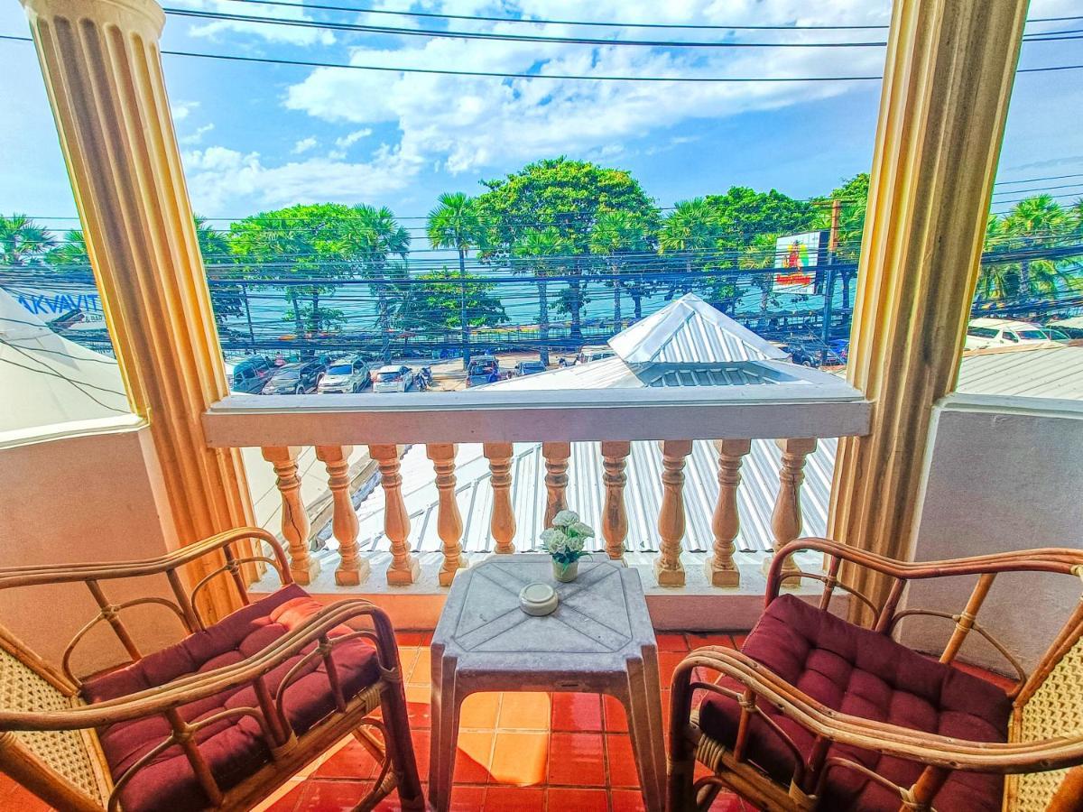 Happy Vikings - Beachfront Jomtien Beach Room photo