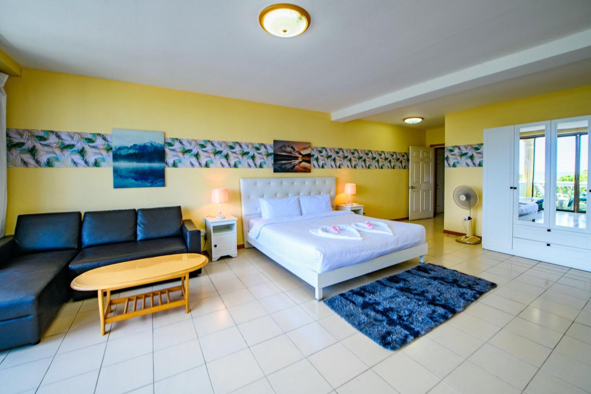 Happy Vikings - Beachfront Jomtien Beach Room photo