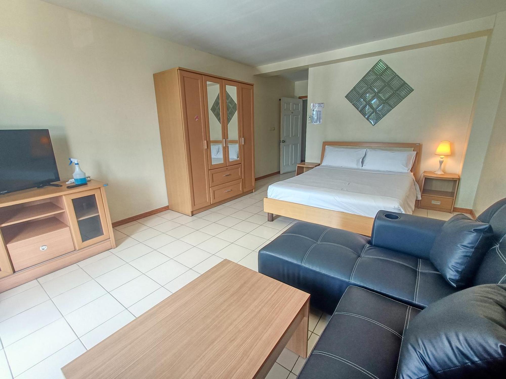 Happy Vikings - Beachfront Jomtien Beach Room photo